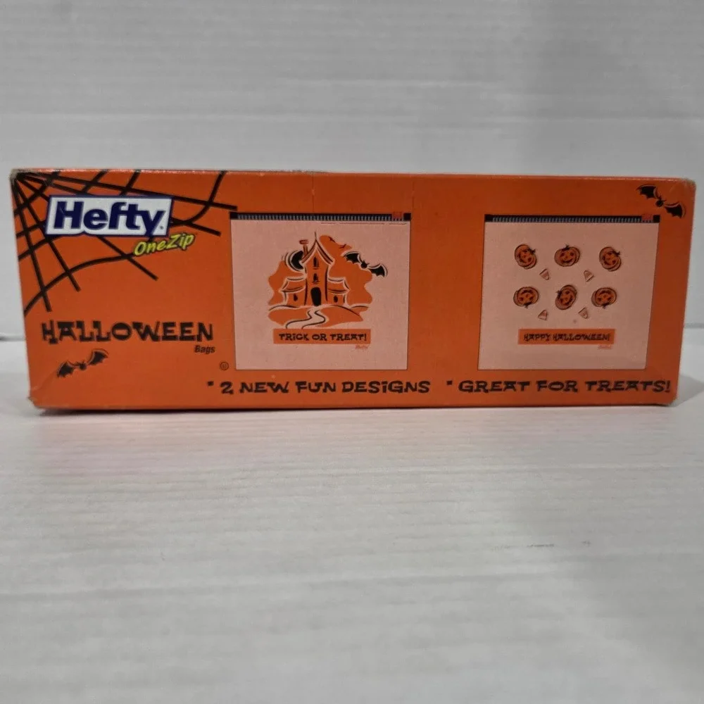 Hefty OneZip Halloween Bags 20 Count Quart Slider Storage Trick or Treat Haunted